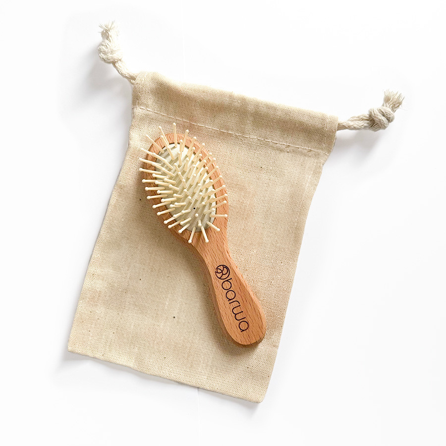 Zestaw podróżny z mini szczotką do włosów + etui